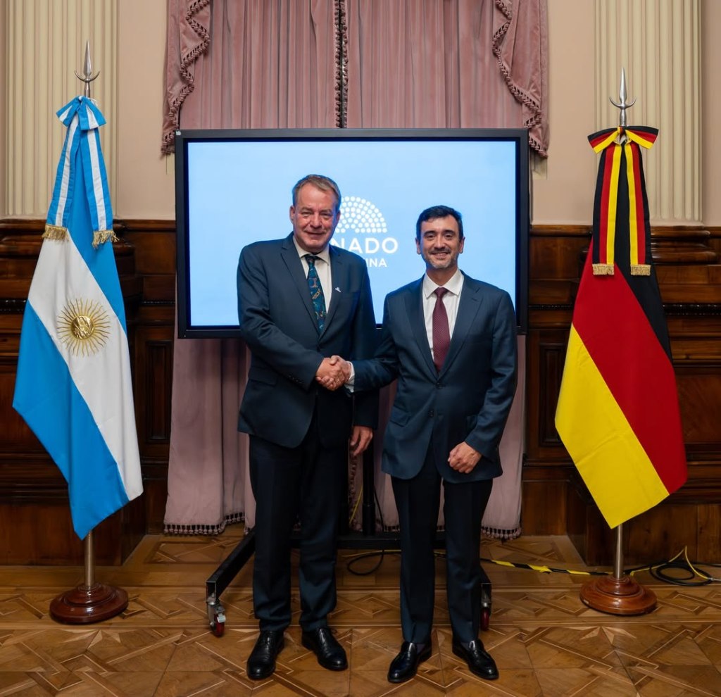 Agustín Coto se reunió con el embajador alemán y respaldó el acuerdo histórico para exportar GNL argentino a Europa